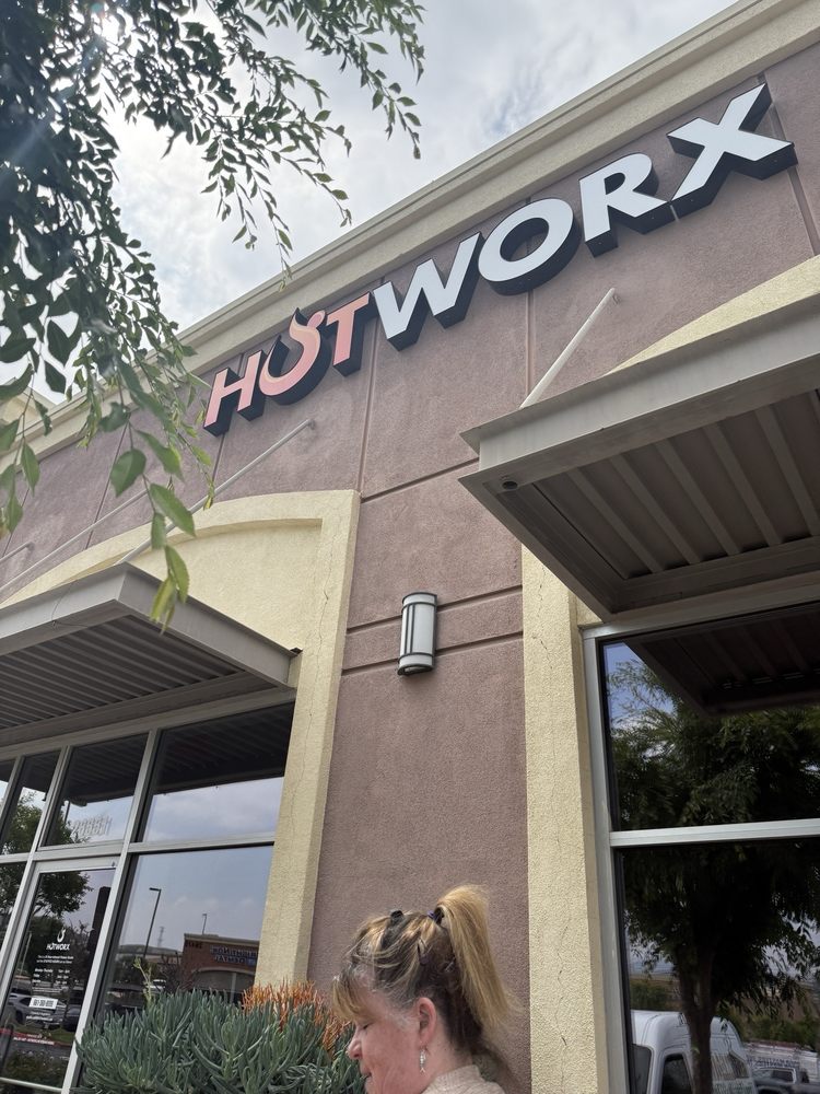 HOTWORX- Santa Clarita, CA - Golden Valley Logo