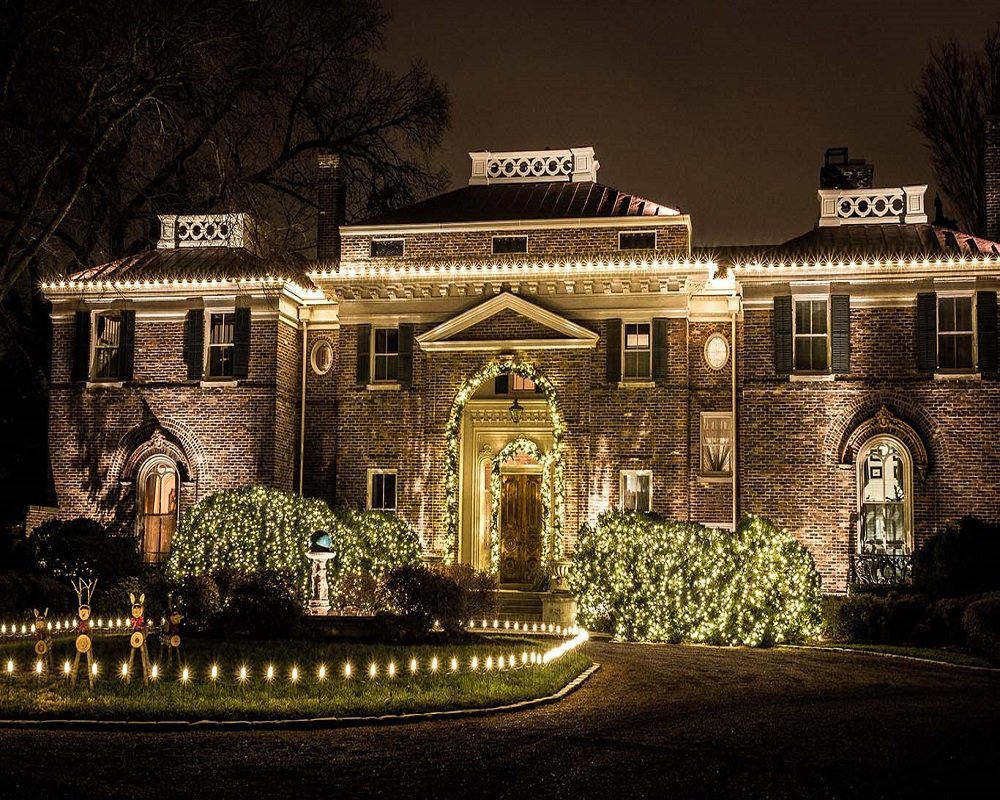 Slide of Beverly Crest Electrician Pros