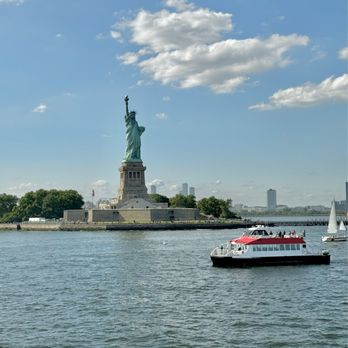 Circle Line Sightseeing Cruises - Boat Tours Near Me - New York, New York Circle Line Sightseeing Cruises - Boat Tours Near Me - New York, New York