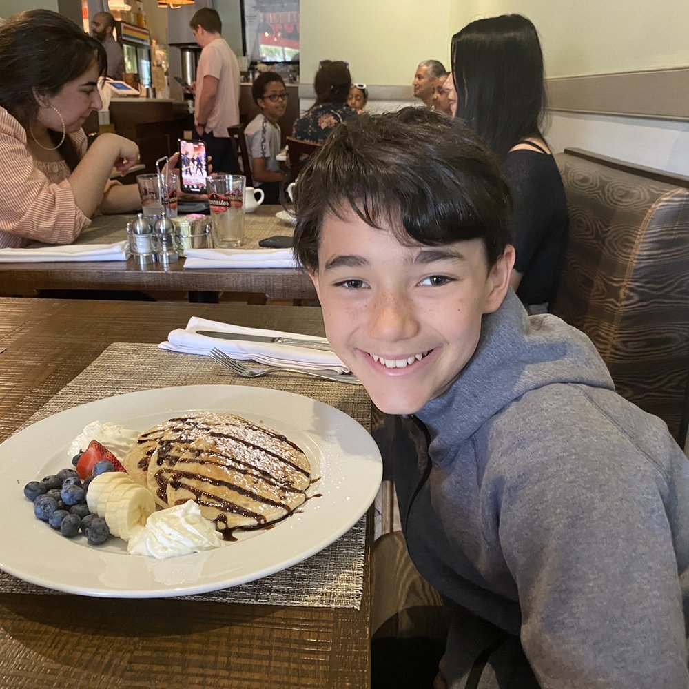 Eatarry - Chocolate chip pancakes - Breakfast & Brunch Near Me - Tarrytown, New York Eatarry - Chocolate chip pancakes - Breakfast & Brunch Near Me - Tarrytown, New York