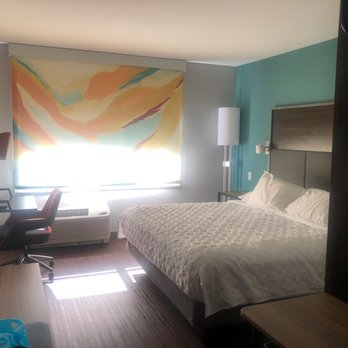 Tru by Hilton Bradenton I 75 - Room - Hotels Near Me - Bradenton, Florida Tru by Hilton Bradenton I 75 - Room - Hotels Near Me - Bradenton, Florida