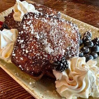 Primo's Italian Restaurant & Lounge - Banana Bread French Toast - Italian Near Me - Miami, Florida