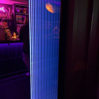 The Lei Stand Waikīkī - Trippy prop - Cocktail Bars Near Me - Honolulu, Hawaii The Lei Stand Waikīkī - Trippy prop - Cocktail Bars Near Me - Honolulu, Hawaii