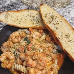Food By Frenchie - Longostino & Spinach Fusilli in White Wine Cream sauce & garlic bread