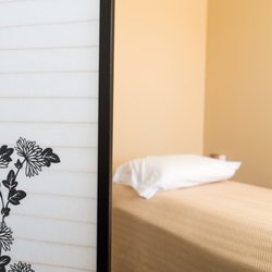 Serene Earth Acupuncture - Treatment room.