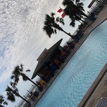 The Summit - Summit pool and bar - Vacation Rentals Near Me - Panama City Beach, Florida The Summit - Summit pool and bar - Vacation Rentals Near Me - Panama City Beach, Florida