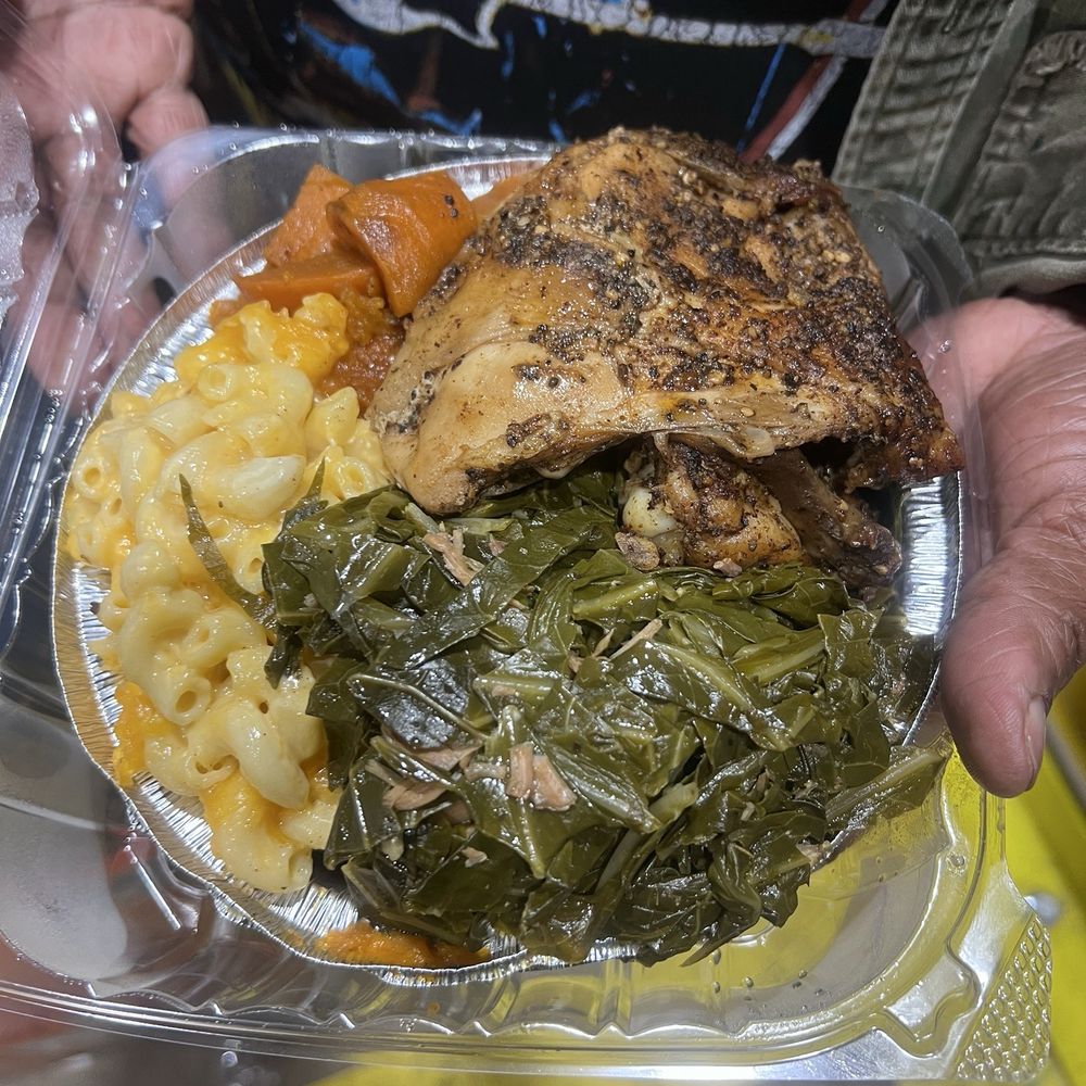 Vons Vittles - Soul bowl - chicken, mac & cheese, sweet potatoes and collard greens - Caterers Near Me - Munster, Indiana Vons Vittles - Soul bowl - chicken, mac & cheese, sweet potatoes and collard greens - Caterers Near Me - Munster, Indiana