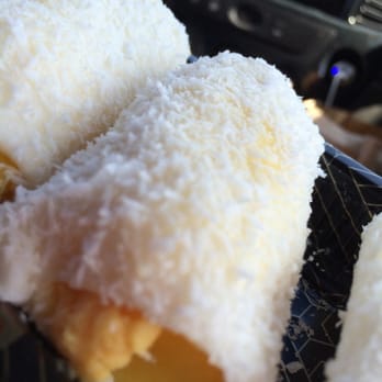 Phoenix Dessert - Mango roll!!! These are da besttt. It's mochi with some kind of sweet cream coconut sauce wrapped around a piece of mango. - Bakeries Near Me - Alhambra, California