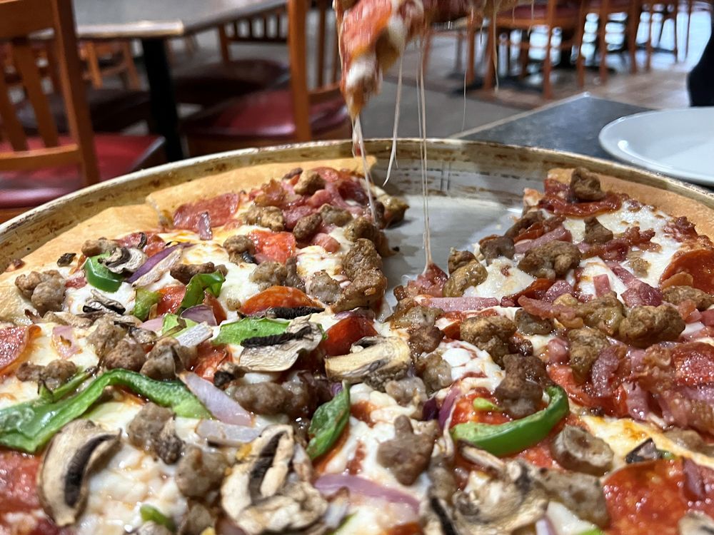 PIZZA HUT Updated September 2024 10 Photos 909 Washington Blvd