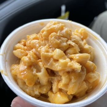 Sonny's BBQ - Disappointing greasy Mac and cheese - Barbeque Near Me - Bradenton, Florida