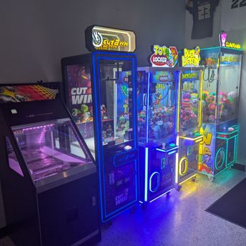 Lendys Cafe - Games - Chicken Wings Near Me - Virginia Beach, Virginia Lendys Cafe - Games - Chicken Wings Near Me - Virginia Beach, Virginia