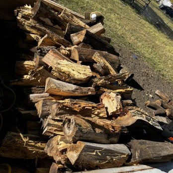 Ol'e Country Construction Remodeling - a pile of wood in the back of a truck - General Contractors Near Me Ol'e Country Construction Remodeling - a pile of wood in the back of a truck - General Contractors Near Me
