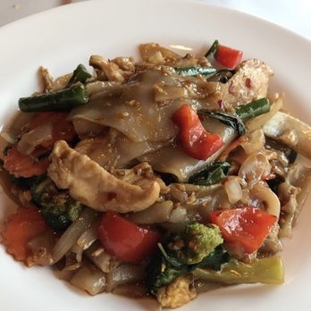 Phuket Thai Restaurant - Drunken noodles - Thai Near Me - Wakefield, Massachusetts