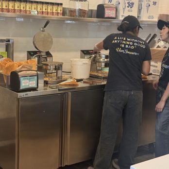 Van Leeuwen Ice Cream - Ice Cream & Frozen Yogurt Near Me - Burbank, California Van Leeuwen Ice Cream - Ice Cream & Frozen Yogurt Near Me - Burbank, California