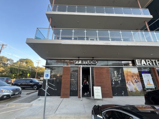 Y7 Studio South Lamar by null