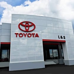 L&S Toyota of Beckley - Our Showroom Entrance