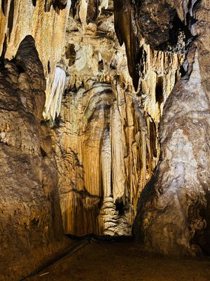 Luray Caverns by null