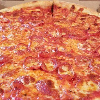 Delmar Pizzeria - Pepperoni pie is delish - Pizza Near Me - Brooklyn, New York