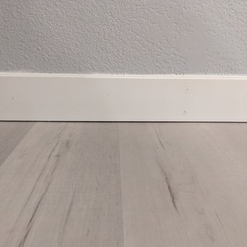 Colorado Flooring - Gap in between floor and baseboard - Carpeting Near Me - Denver, Colorado Colorado Flooring - Gap in between floor and baseboard - Carpeting Near Me - Denver, Colorado