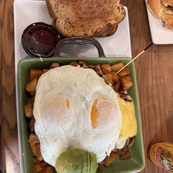 The Eggbreak Cafe - California skillet - Breakfast & Brunch Near Me - Chippewa Falls, Wisconsin The Eggbreak Cafe - California skillet - Breakfast & Brunch Near Me - Chippewa Falls, Wisconsin