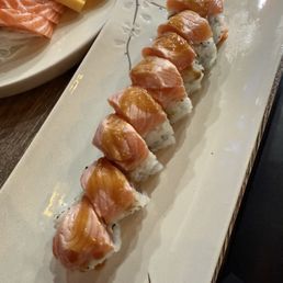 Salmon Torched Roll