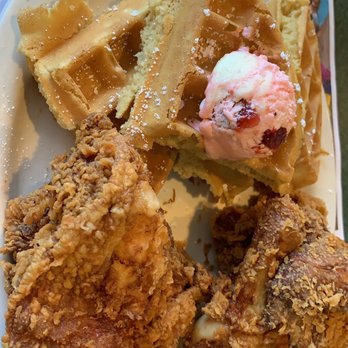 Metro Diner - Chicken and waffles with strawberry butter - American Near Me - Casselberry, Florida Metro Diner - Chicken and waffles with strawberry butter - American Near Me - Casselberry, Florida