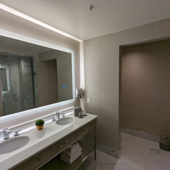 The Delaney Hotel - Luxury King Suite - Hotels Near Me - Orlando, Florida