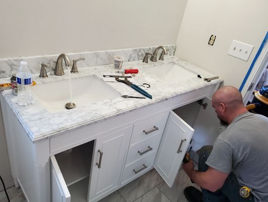 Rose Hill Plumbing Logo