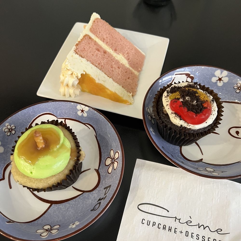 Green apple cupcake, champagne cake, bookwork cupcake Green apple cupcake, champagne cake, bookwork cupcake