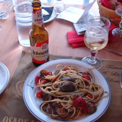 Trattoria La Lanterna - This was my secondi, spaghetti w/ clams; eccellente!  And yes, that's beer on ice.