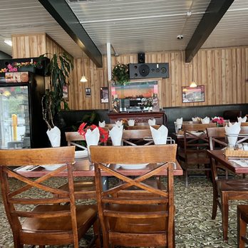 Kebella's Pizza & Pasta - Dining room - Italian Near Me - Edmonds, Washington Kebella's Pizza & Pasta - Dining room - Italian Near Me - Edmonds, Washington
