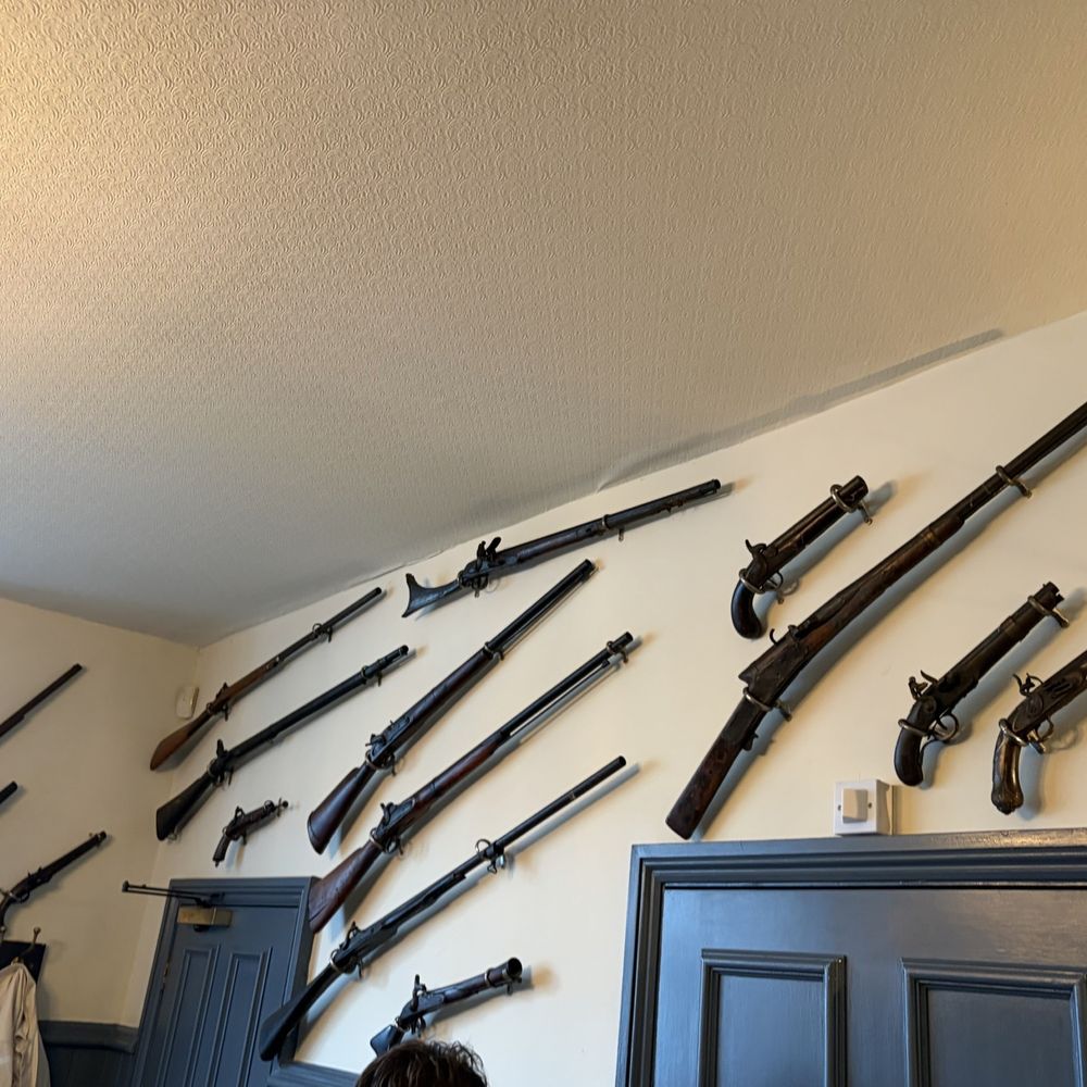 The Gun - Guns on the wall - British Near Me - London, XGL