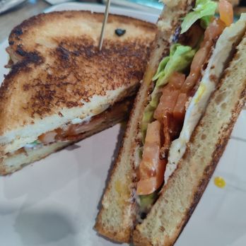 Barunch - B-E-L-T had good flavor (crispy and butter bread) but lacked substance - Breakfast & Brunch Near Me - Cape Coral, Florida