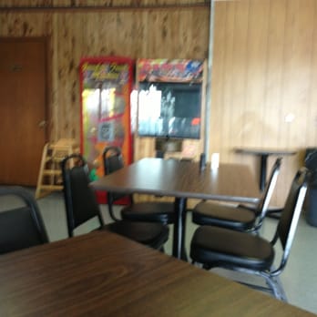 Sam's Southern Eatery - tables and chairs - Seafood Near Me - Shreveport, Louisiana Sam's Southern Eatery - tables and chairs - Seafood Near Me - Shreveport, Louisiana