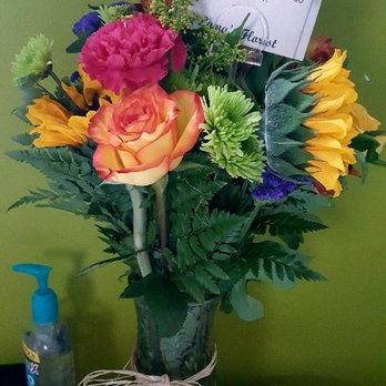 Lama's Florist - This is what Lama's Florist of Dearborn sent to my wife...what a rip off...never again will I deal with this florist!!! - Florists Near Me - Dearborn, Michigan Lama's Florist - This is what Lama's Florist of Dearborn sent to my wife...what a rip off...never again will I deal with this florist!!! - Florists Near Me - Dearborn, Michigan