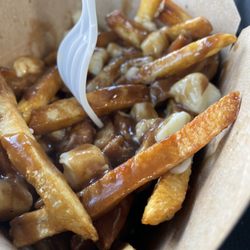 P.B's Fries - Small Poutine