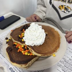 Mr. Pancake - Peanut butter pancakes with Reese's pieces