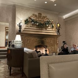 The Lobby Lounge - Fireplace