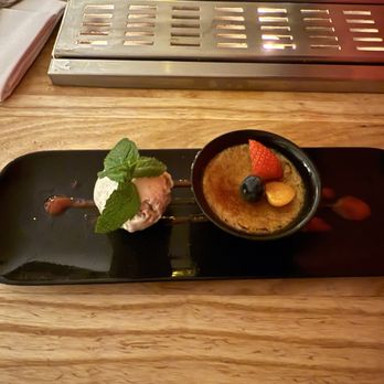 Blauw - Crème brûlée. - Indonesian Near Me - Amsterdam, New Hampshire