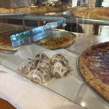 Zambies - Desserts Sinnabombs (6 Knots) - Pizza Near Me - Charlotte, North Carolina Zambies - Desserts Sinnabombs (6 Knots) - Pizza Near Me - Charlotte, North Carolina