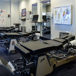Hanks Chiropractic - Adjusting suite