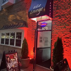 The New Vibe Lounge - Outdoor entrance