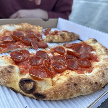 Fiorelli Pizza - Pepperoni pizza - Pizza Near Me - Los Angeles, California