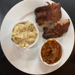 Red Oak Fillin' Station - Ribs (4 bones), brisket Mac and cheese, baked beans