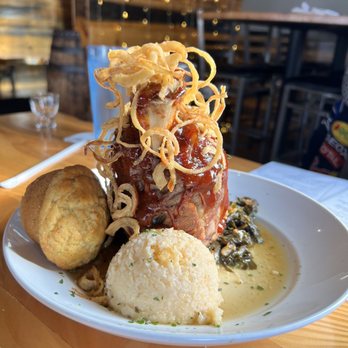 794 Kitchen and Bar - Braised pork shank - Bars Near Me - Muskegon, Michigan