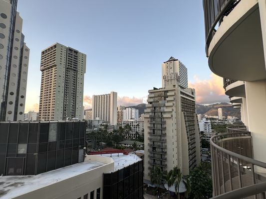 The Laylow Waikiki, Autograph Collection by null