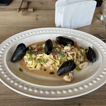 Rose Gose - Homemade Seafood Pasta - Wine Bars Near Me - Austin, Texas