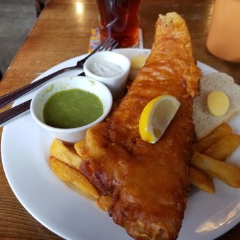Ye Olde Rose & Crown - Fish and chips with mushy peas - Pubs Near Me - London, XGL Ye Olde Rose & Crown - Fish and chips with mushy peas - Pubs Near Me - London, XGL
