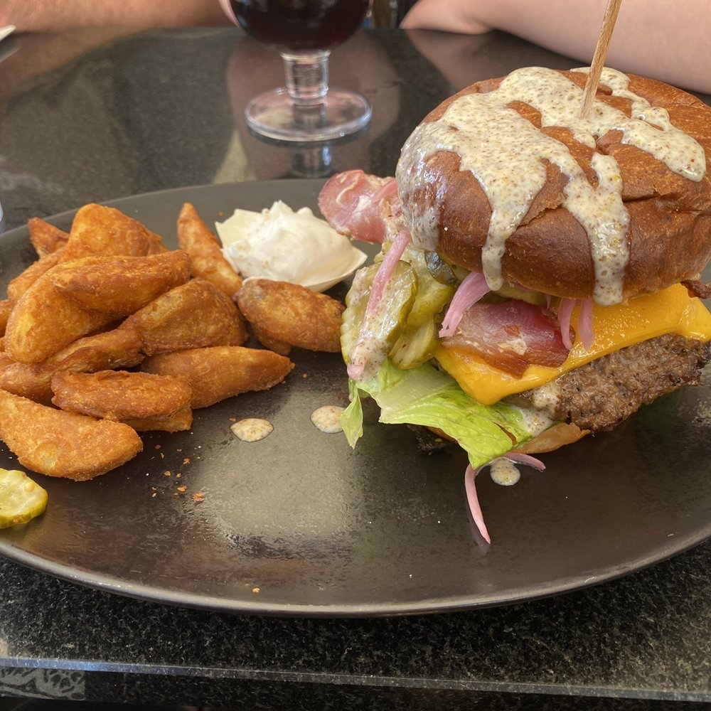 Café Vi.2 - Greasy deluxe burger - Bars Near Me - Aalborg, 81 Café Vi.2 - Greasy deluxe burger - Bars Near Me - Aalborg, 81