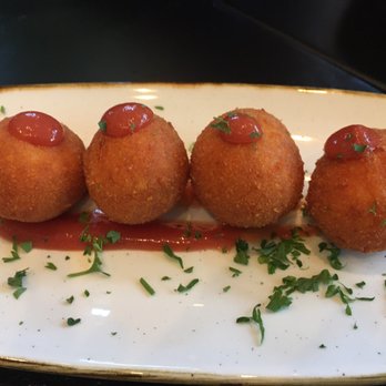 La Famosa - Cheese appetizer - Puerto Rican Near Me - Washington, DC, District of Columbia La Famosa - Cheese appetizer - Puerto Rican Near Me - Washington, DC, District of Columbia